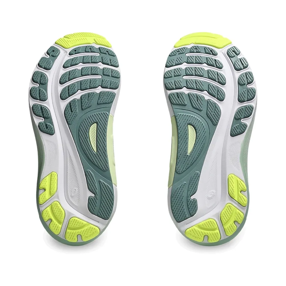 Asics Women's Gel-Kayano 31 Sneaker in Cool Matcha/Light Celadon