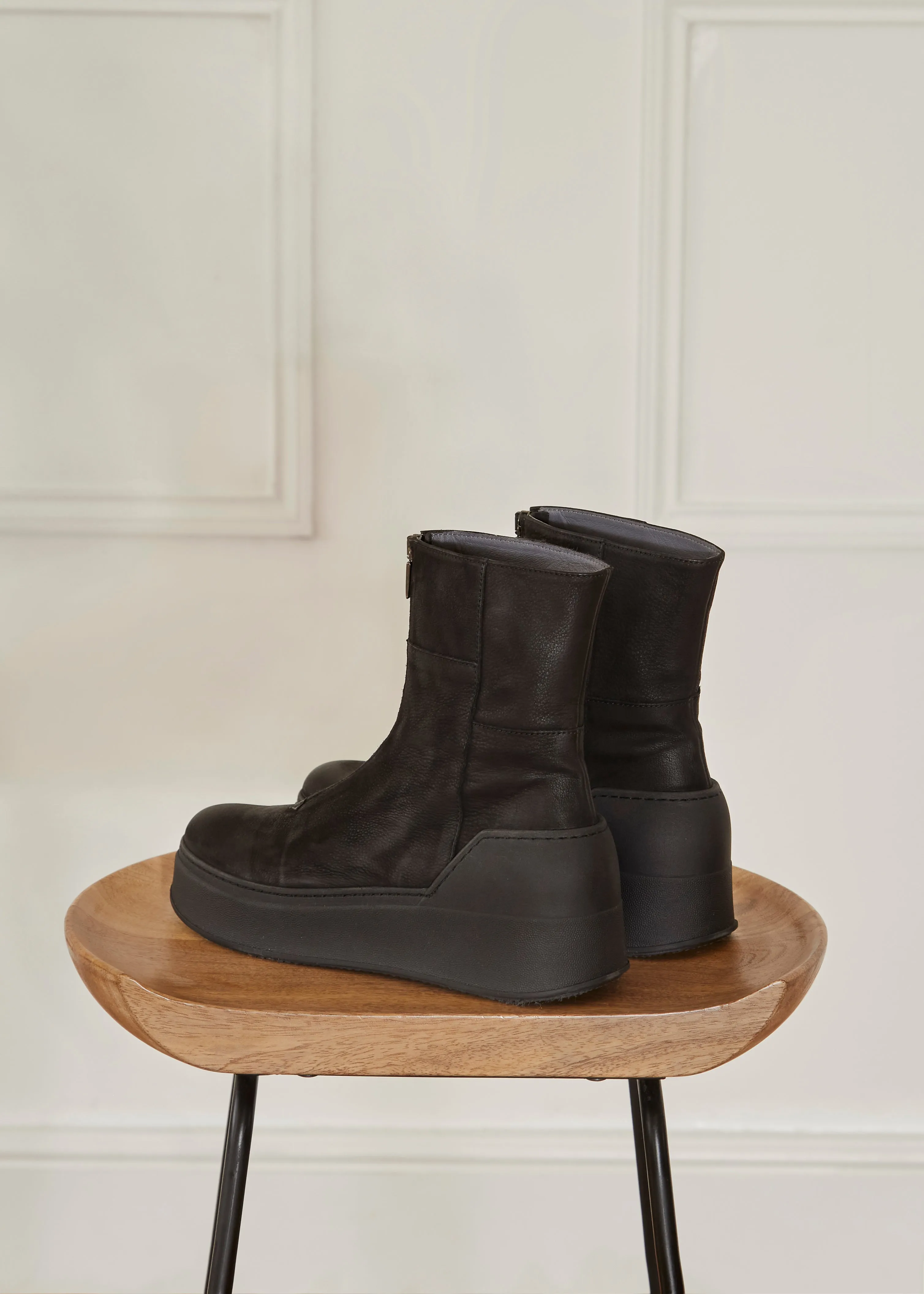 Black Nubuck Leather Smooth Sole Boot