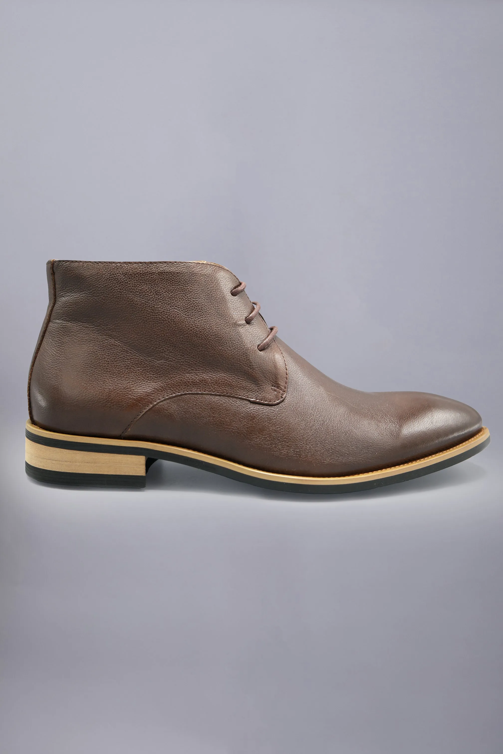 Findlay Chukka Boot: Brown