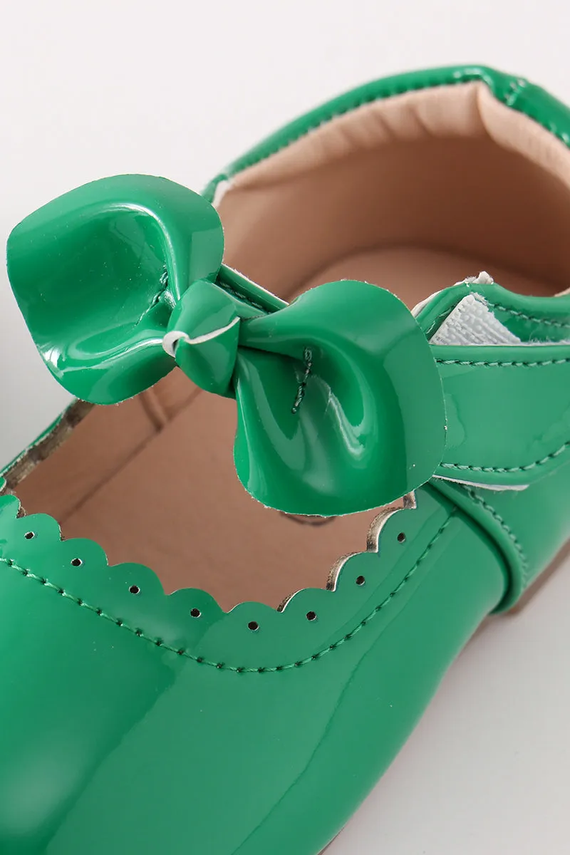 Green bow mary jane shoes