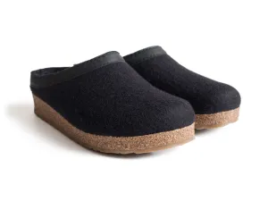 'Haflinger' Women's Grizzly Clog - Black