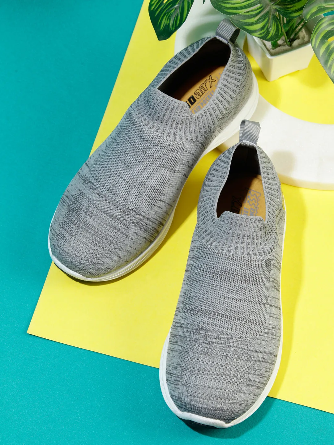 Men's Light Grey Slip On Sneaker (ID7522)