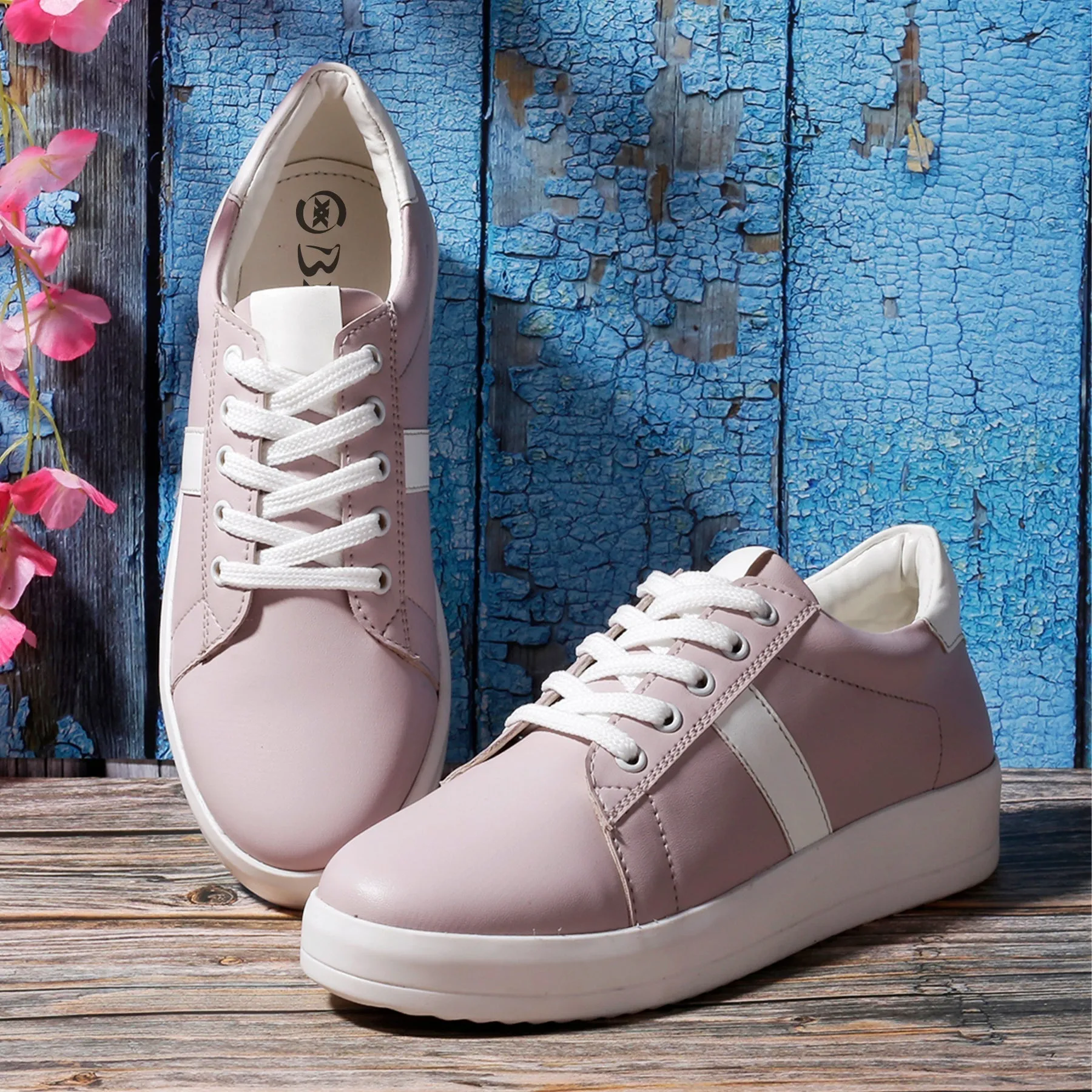 New Stylish Women's Trendy Fashionable Casual Sneakers