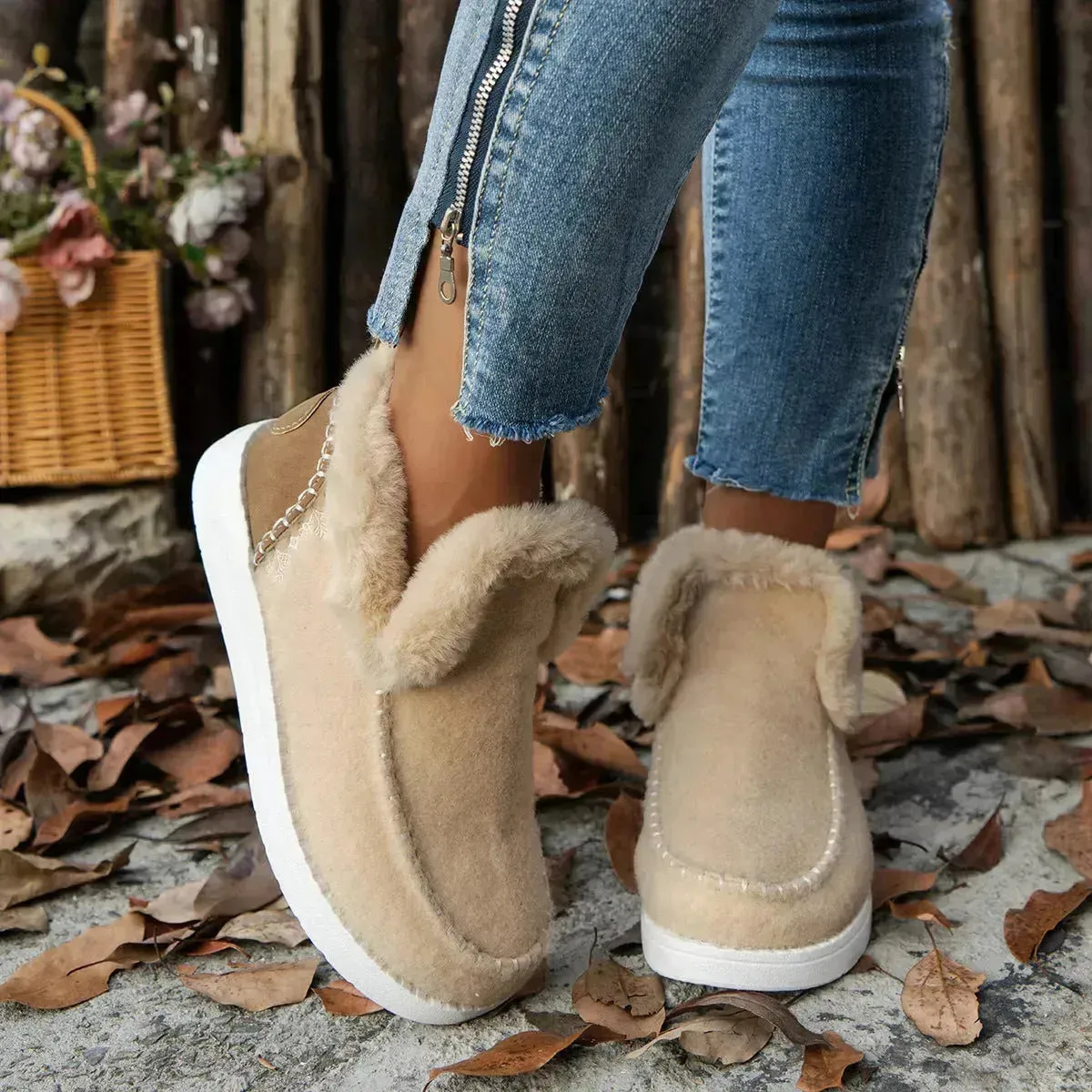 Plus Size Fleece-lined Thicker Raw Edge Warm Flat Bottom Plush Winter boot Shoes for women