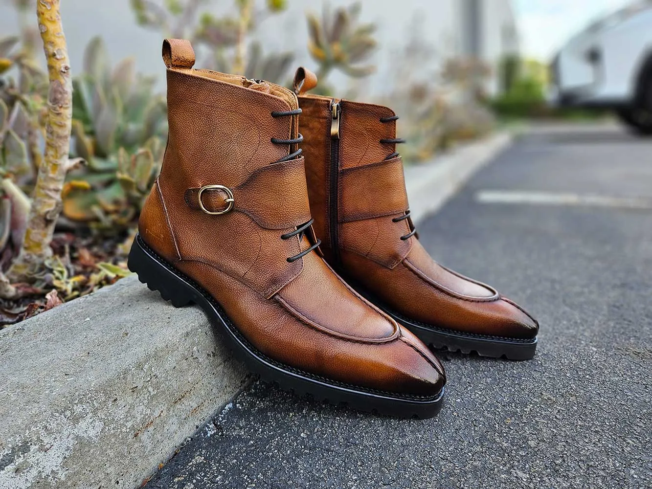 Rugged Split Toe Lace-up Boot