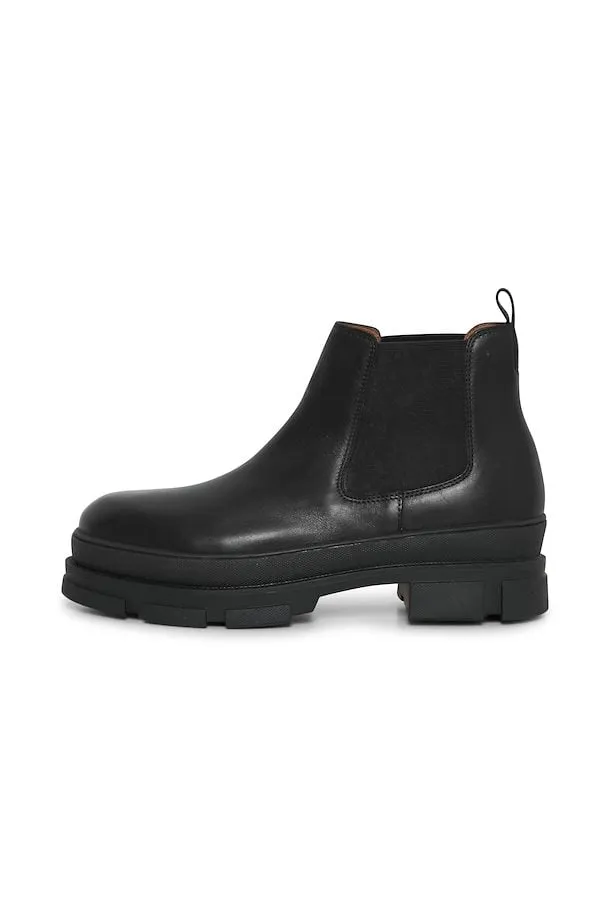 The Vera Leather Lug Boot