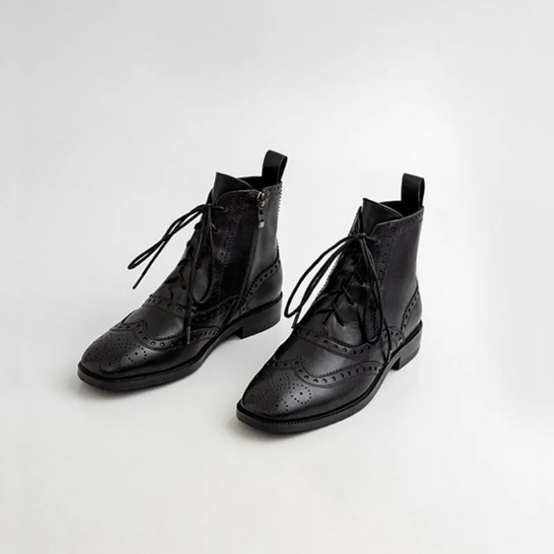 Wingtip Shoes Leather Martin Boots Block Carving Brogue Ankle Boot For Women in Black